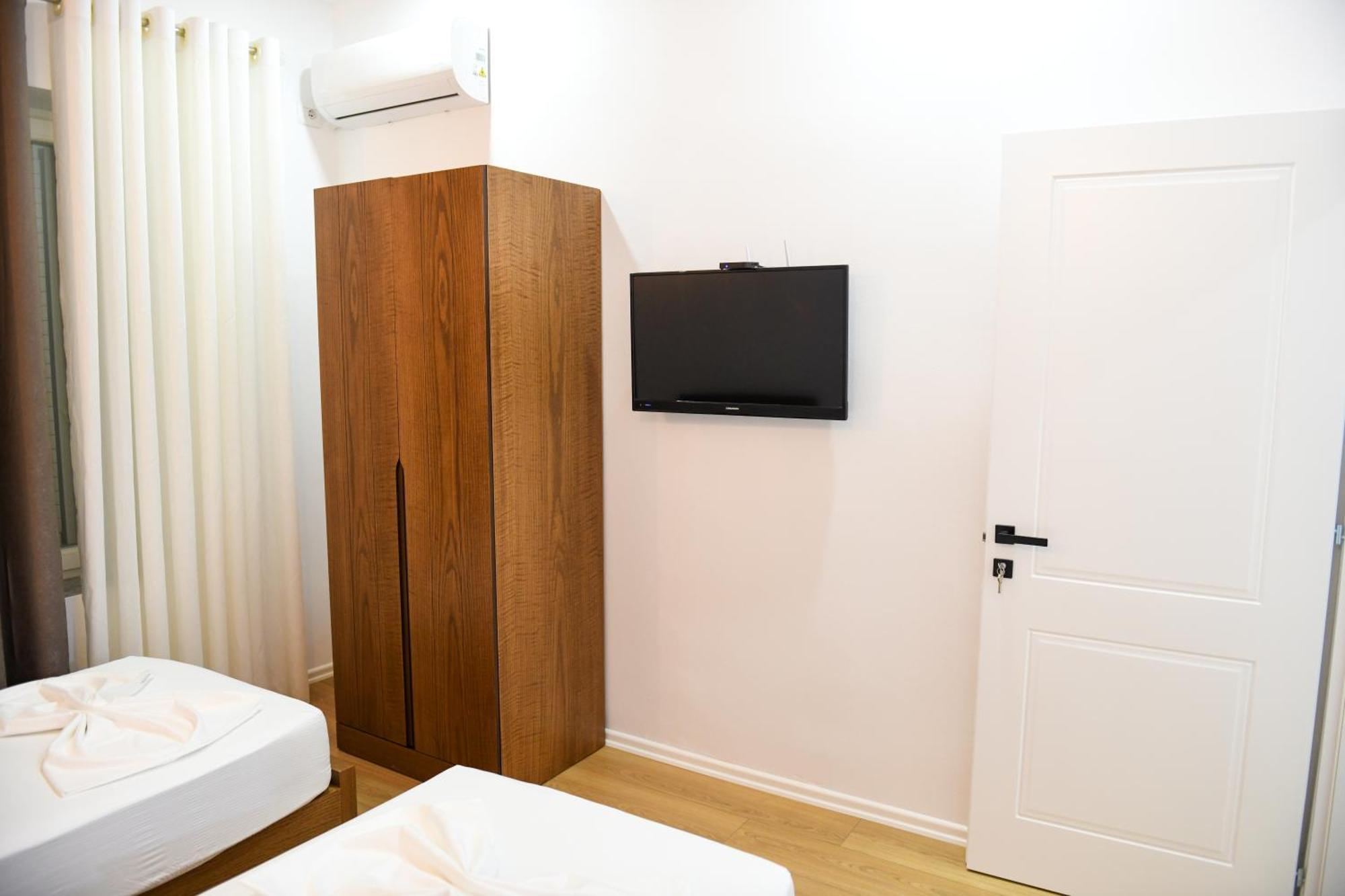 Guest House Cela City Centre Берат Екстериор снимка