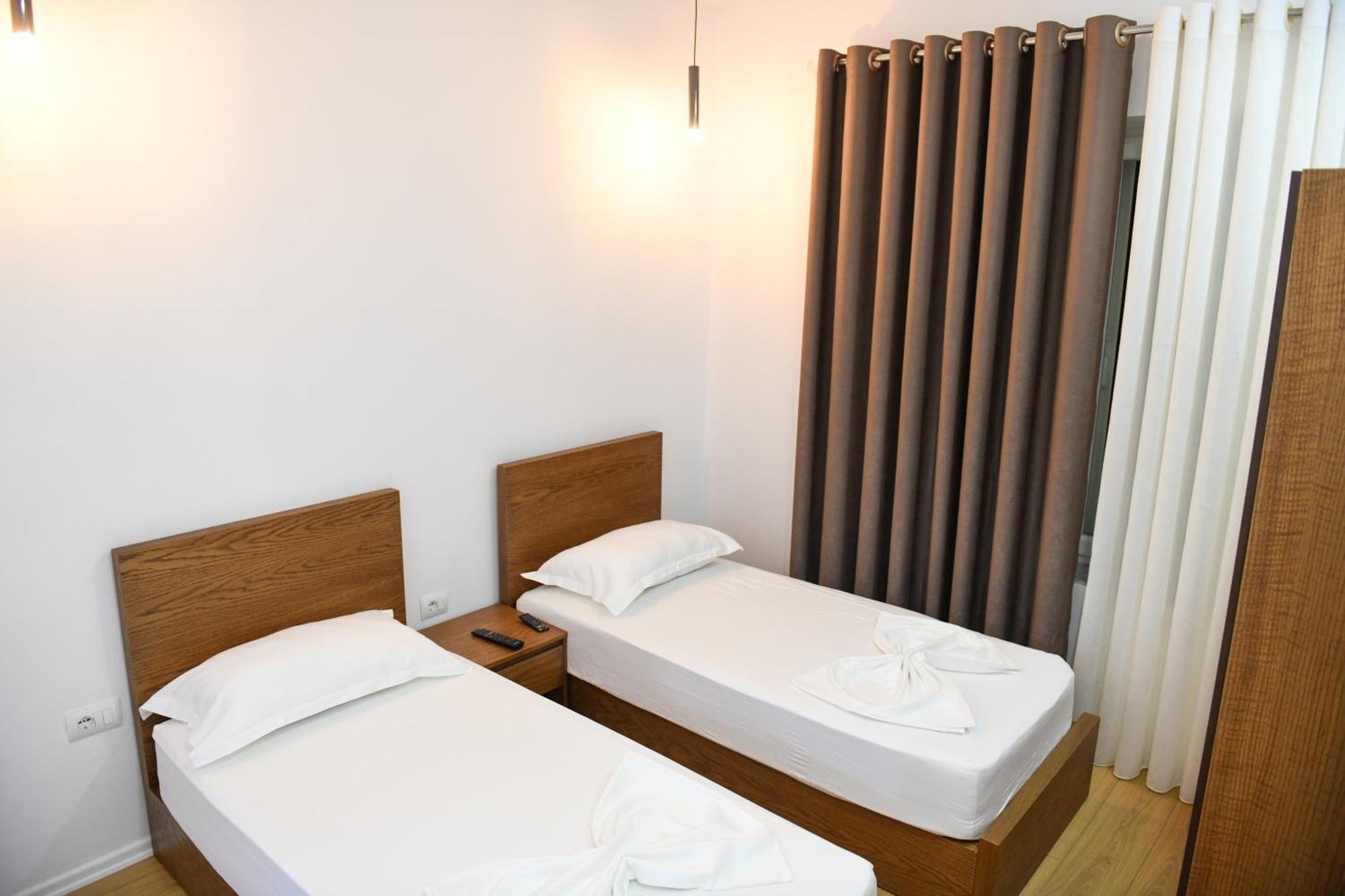 Guest House Cela City Centre Берат Екстериор снимка