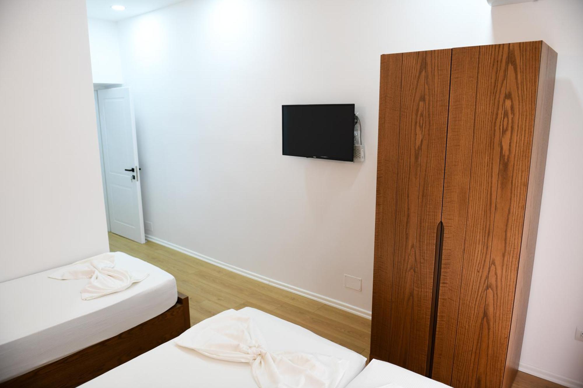 Guest House Cela City Centre Берат Екстериор снимка