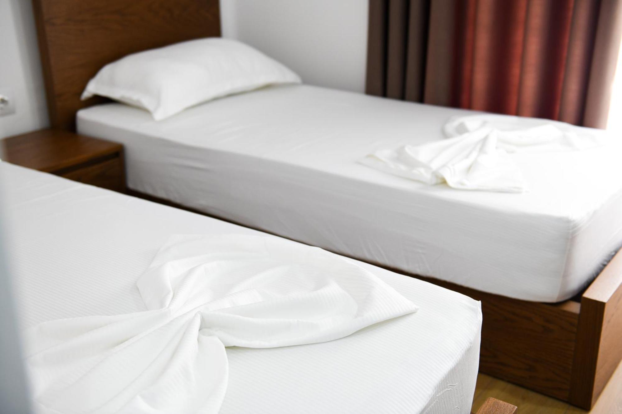 Guest House Cela City Centre Берат Екстериор снимка