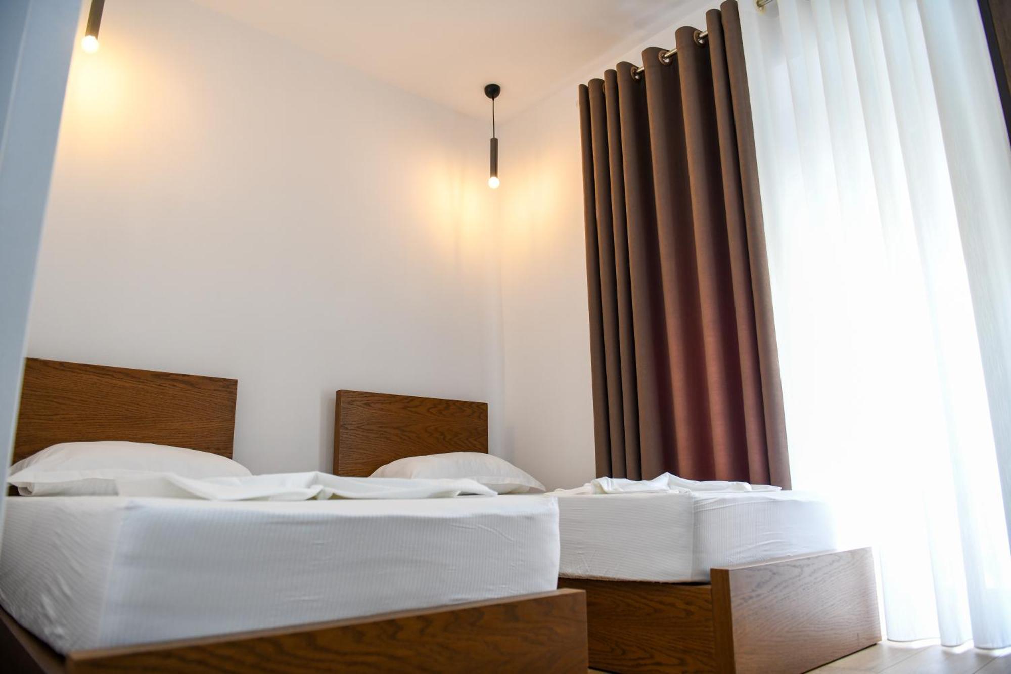 Guest House Cela City Centre Берат Екстериор снимка