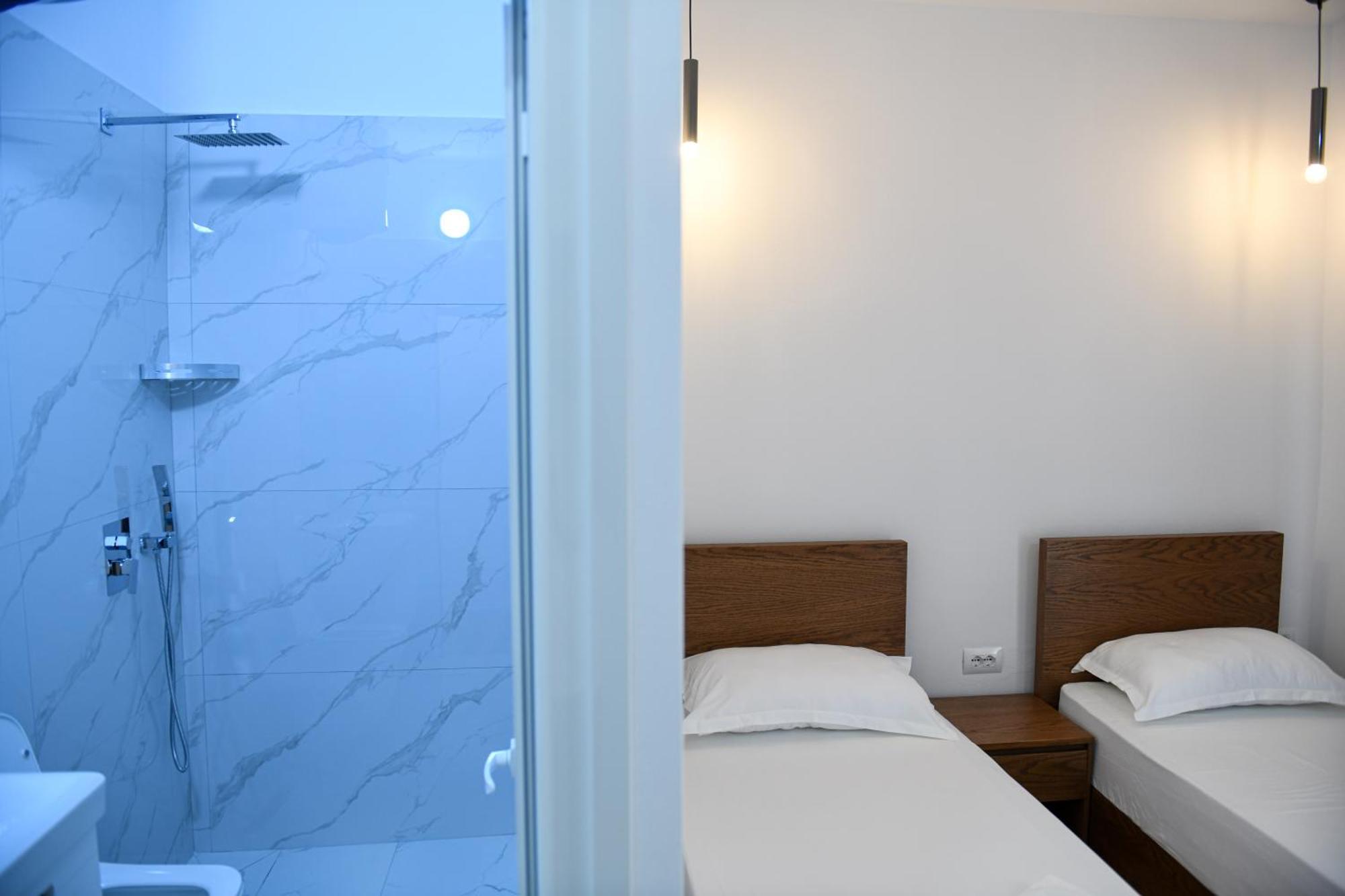 Guest House Cela City Centre Берат Екстериор снимка