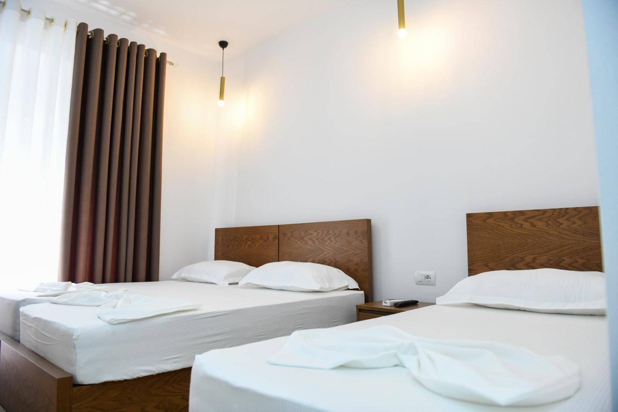 Guest House Cela City Centre Берат Екстериор снимка