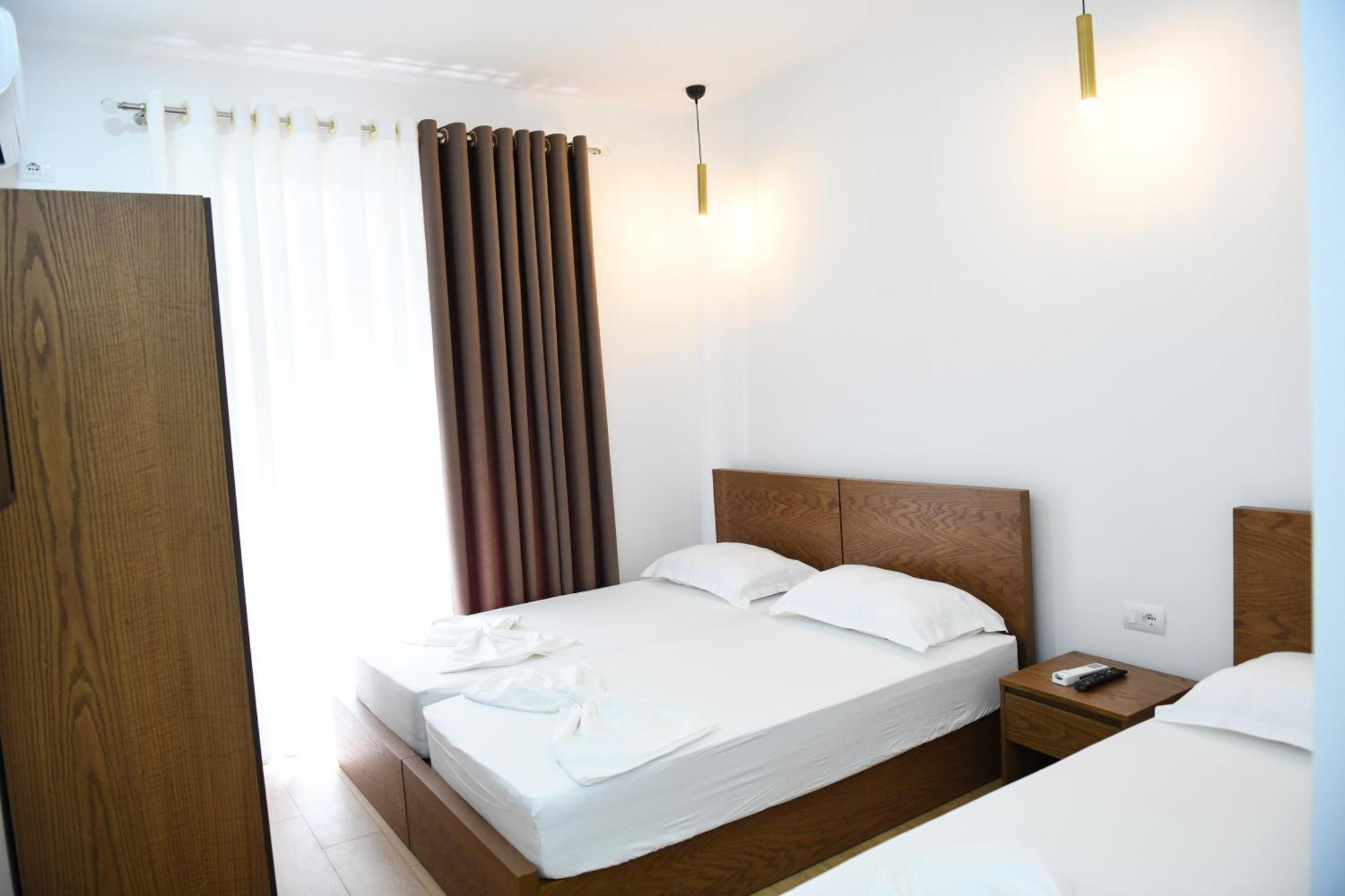 Guest House Cela City Centre Берат Екстериор снимка